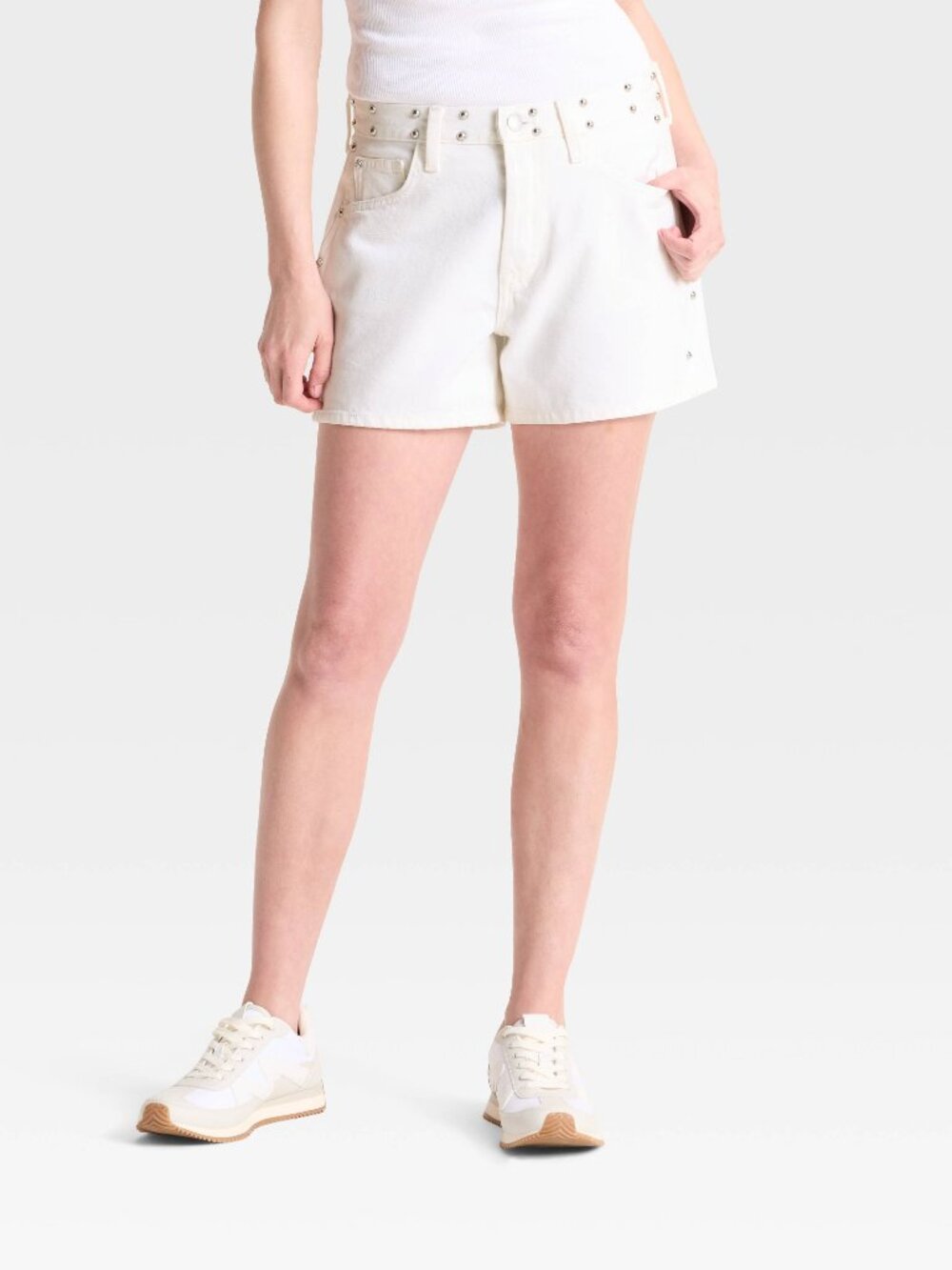 Mid-Rise 90's White Baggy Studded Button Fly Shorts Size 12